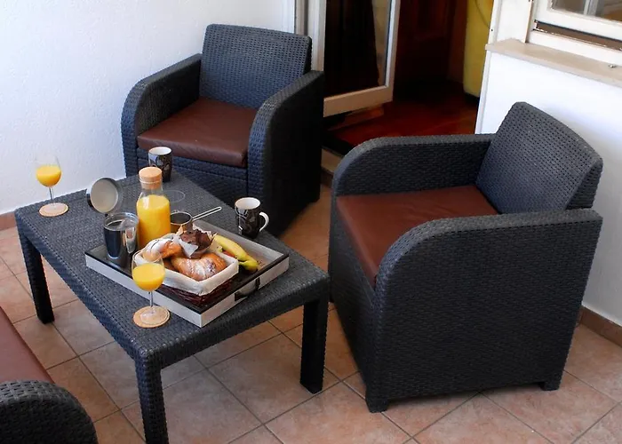 Apartment Sweet City *