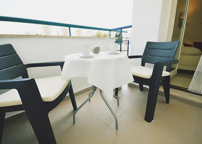 Apartment Sweet City *